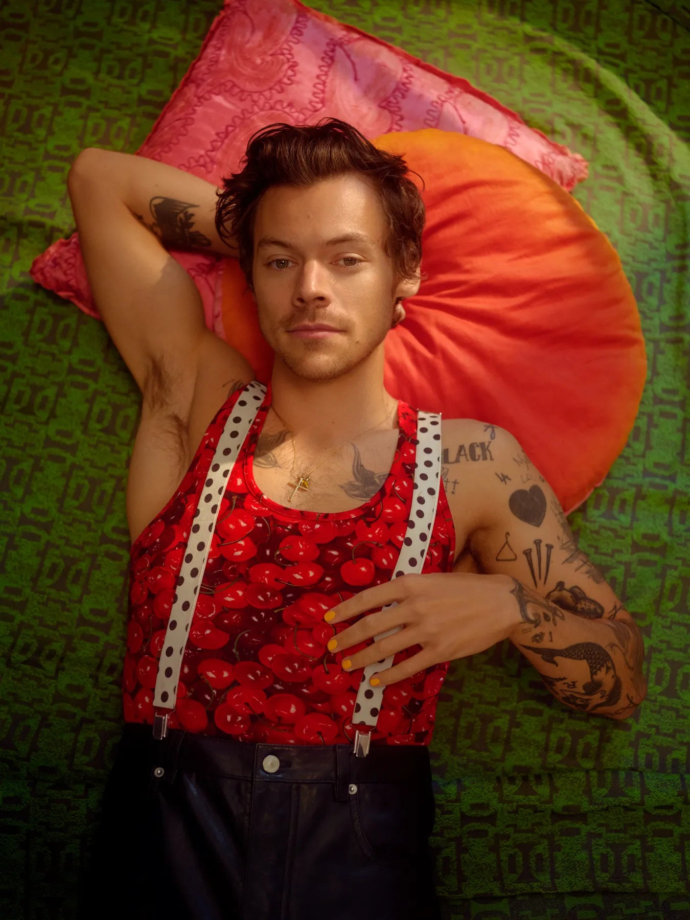 HARRY STYLES TOUR 23 スタッフクールパーカー と　AAAパス Comprar Harry Styles em 2cool