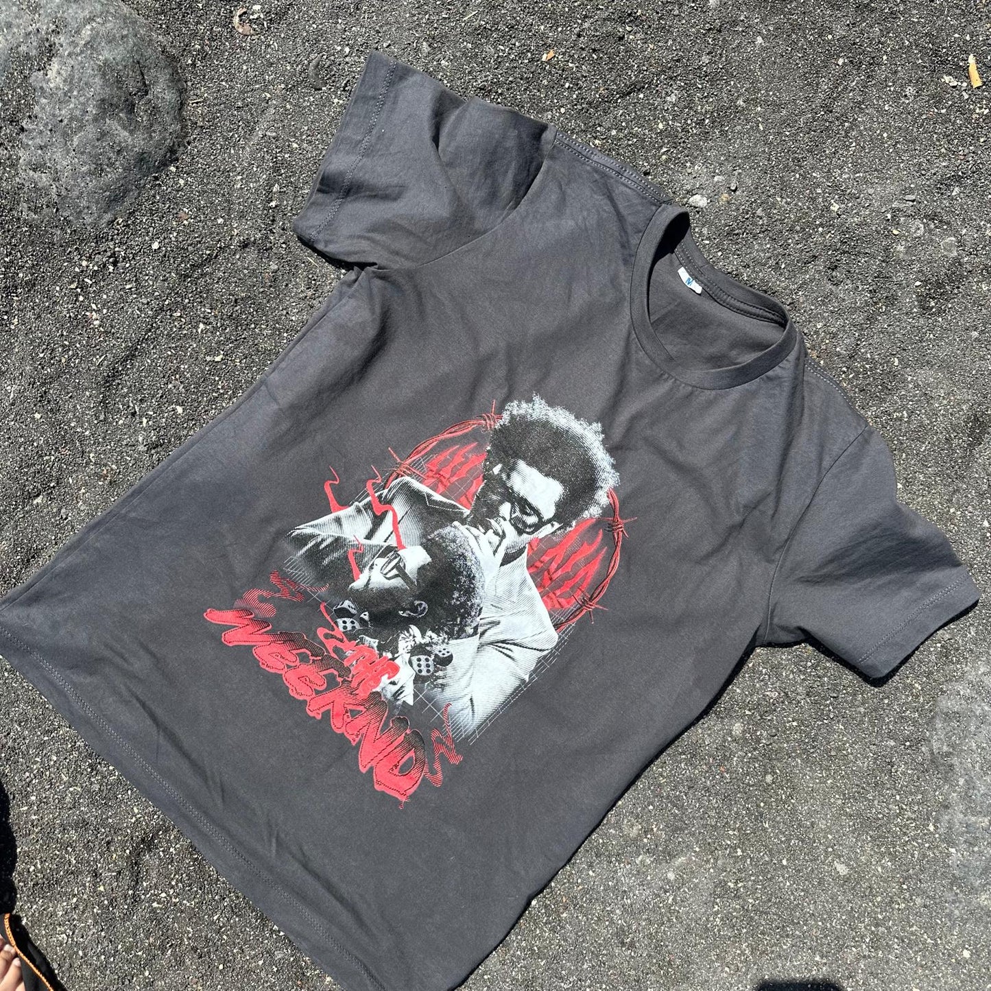 CAMISETA ESTONADA NEON THE WEEKND